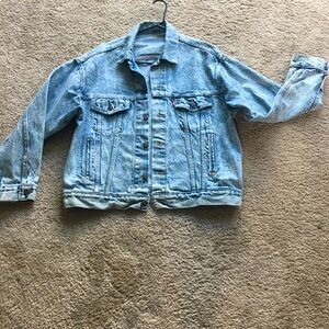 Levi jacket button down front with 6 button no tards no rips good condition